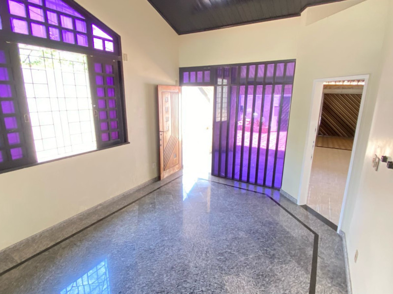 Casa à venda Coroa do Meio com 414m² e 3 quartos por R$ 800.000 - inbound8727264670165926260.jpg