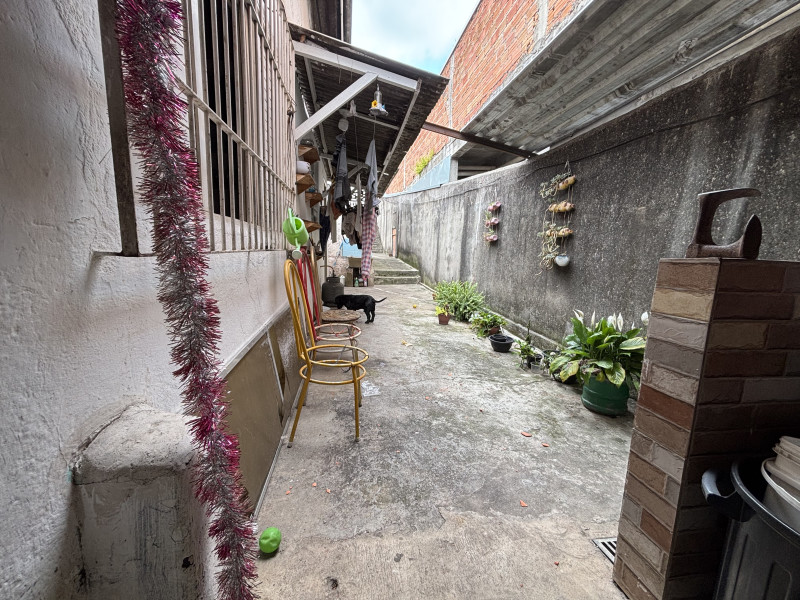 Casa à venda Jardim Elvira com 250m² e 2 quartos por R$ 550.000 - img-2106.jpeg