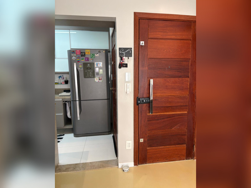 Apartamento à venda Costa Azul com 78m² e 3 quartos por R$ 410.000 - cozinha-porta-entrada.jpg