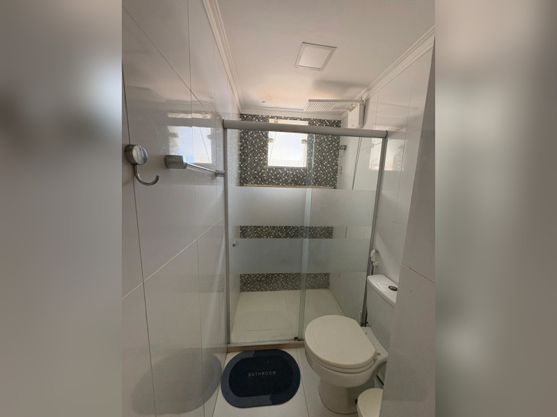 Apartamento à venda Costa Azul com 78m² e 3 quartos por R$ 410.000 - wc-social-1.jpg