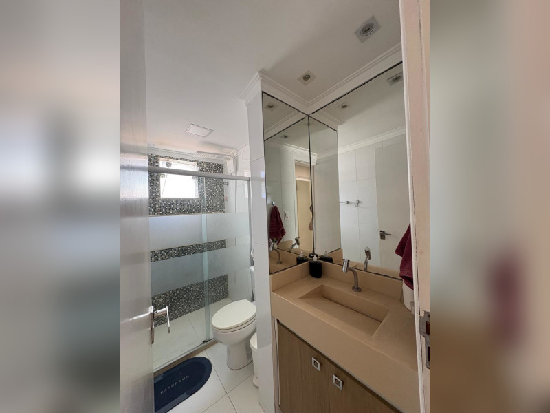 Apartamento à venda Costa Azul com 78m² e 3 quartos por R$ 410.000 - wc-social-2.jpg