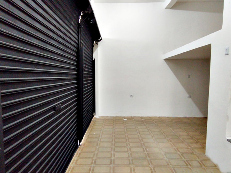 Comercial à venda Centro com 116m² e 1 quarto por R$ 600.000 - 1a-frente-porta.jpg