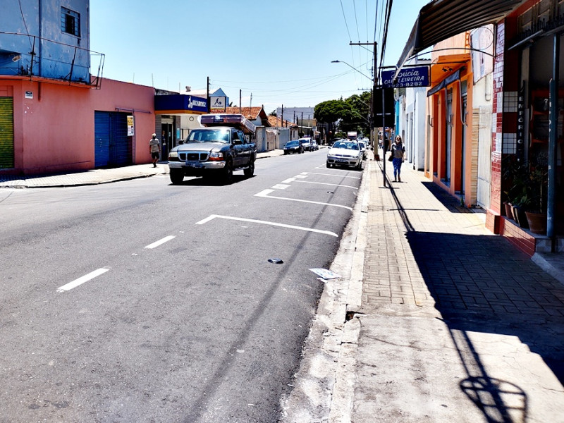 Comercial à venda Centro com 116m² e 1 quarto por R$ 600.000 - rua.jpg