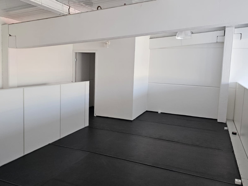 Comercial à venda Nova Brasília com 120m² e 0 quartos por R$ 690.000 - 1000420368.jpg