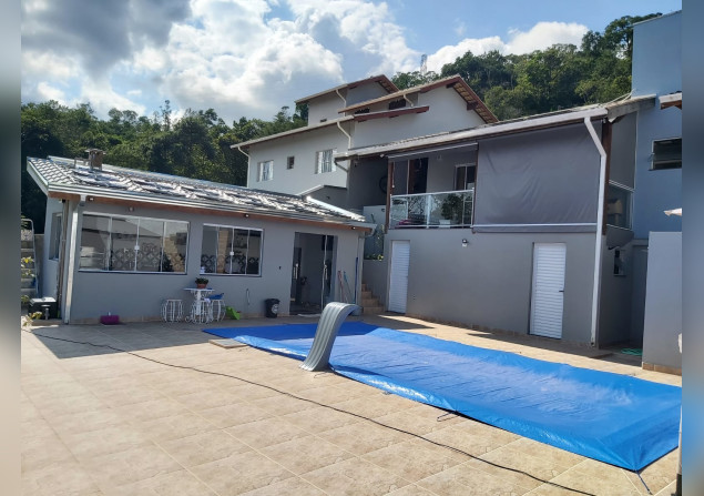 imóvel com 480m²