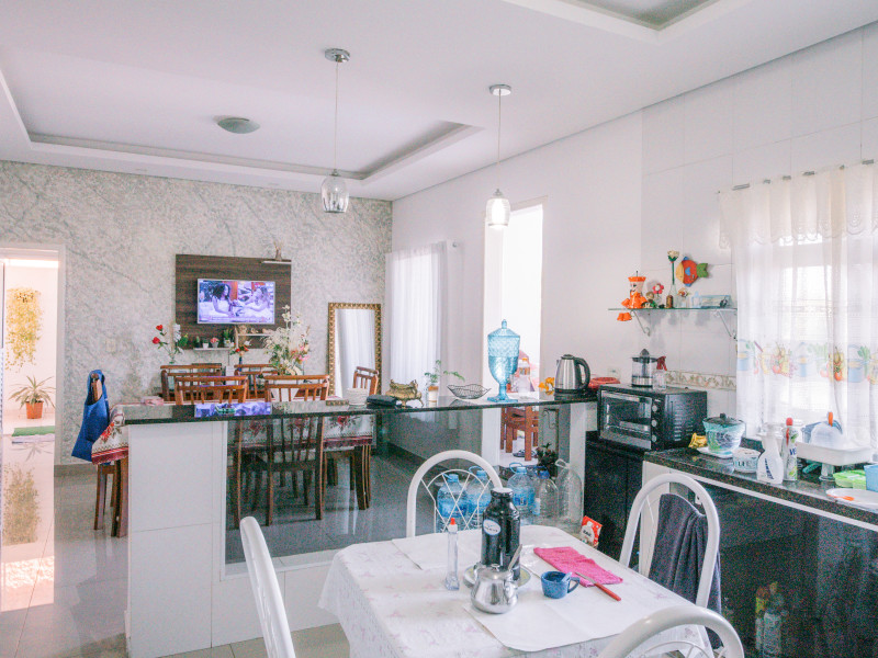 Casa à venda Chácara Pavoeiro com 549m² e 4 quartos por R$ 2.800.000 - casa-pav-terreo-cozinha-integrada.jpg