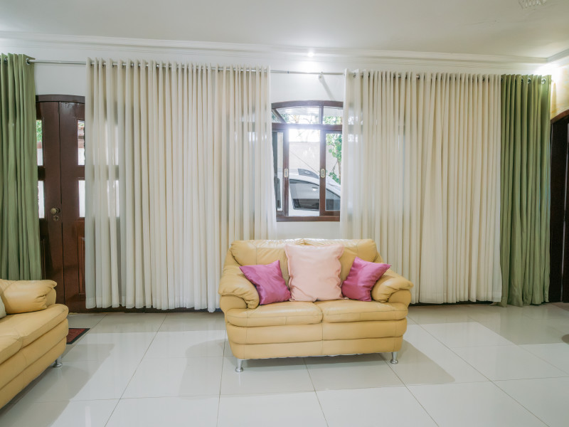 Casa à venda Chácara Pavoeiro com 549m² e 4 quartos por R$ 2.800.000 - casa-pav-terreo-sala.jpg