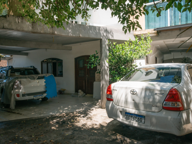 Casa à venda Chácara Pavoeiro com 549m² e 4 quartos por R$ 2.800.000 - garagem.jpg