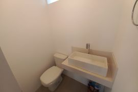 Apartamento à venda Centro com 133m² - 3 dormitórios -  vaga - R$ 450.000 - whatsapp-image-2026-01-14-at-130406-1-lavabo.jpeg