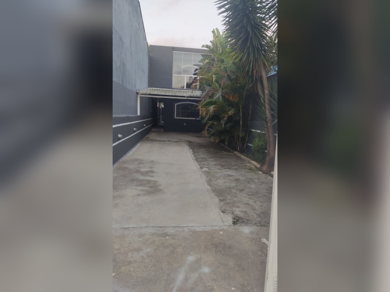 Casa à venda Vila Nova Bonsucesso com 200m² e 4 quartos por R$ 750.000 - garagem-2.jpeg