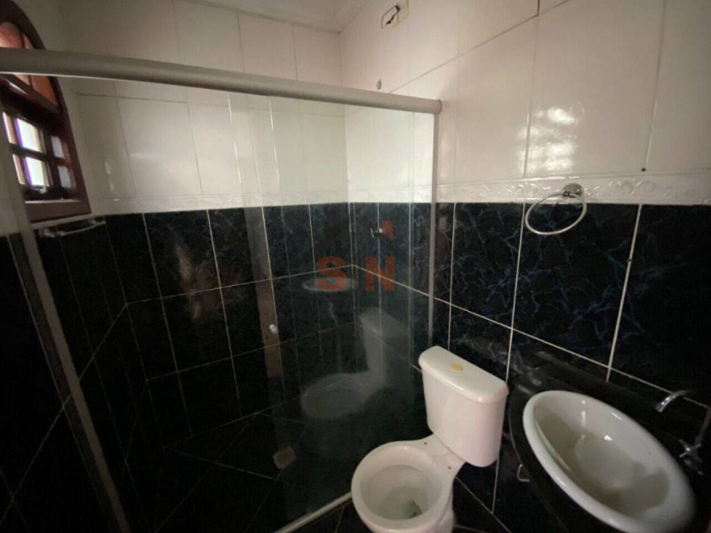 Casa à venda Vila Nova Bonsucesso com 200m² e 4 quartos por R$ 750.000 - wc-suite.jpg