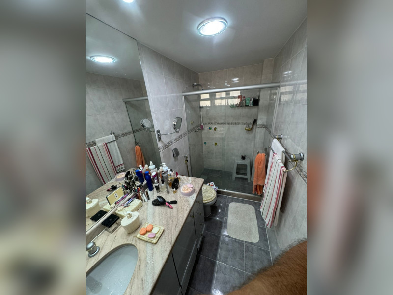 Apartamento à venda Copacabana com 100m² e 3 quartos por R$ 1.600.000 - suite-banheiro-2.jpeg