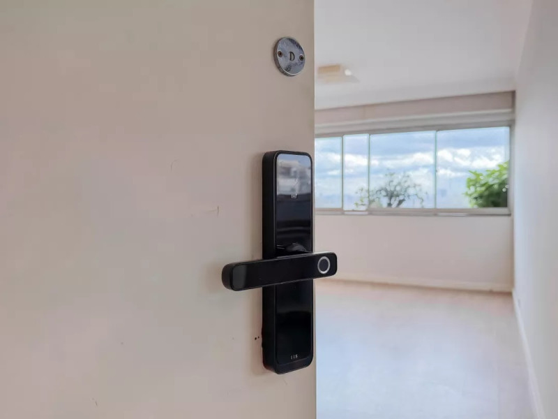 Apartamento à venda Vila Mariana com 100m² e 3 quartos por R$ 990.000 - 01a-sala-00-porta.jpg