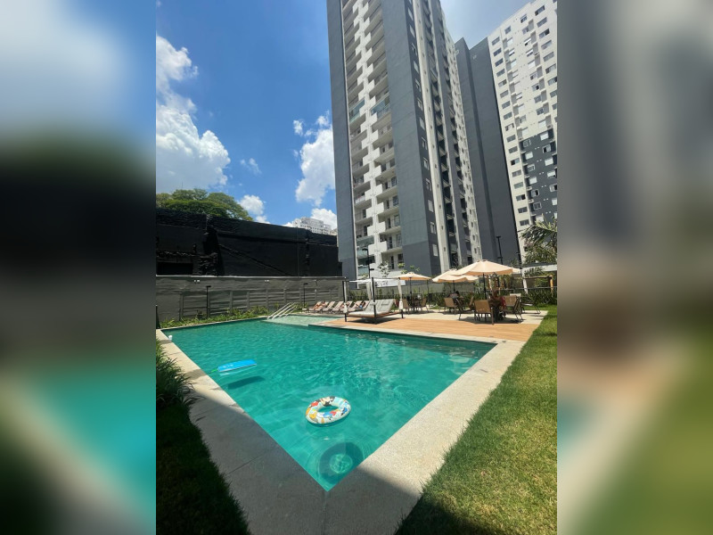Apartamento à venda Barra Funda com 24m² e 1 quarto por R$ 295.000 - piscina-vista.jpg