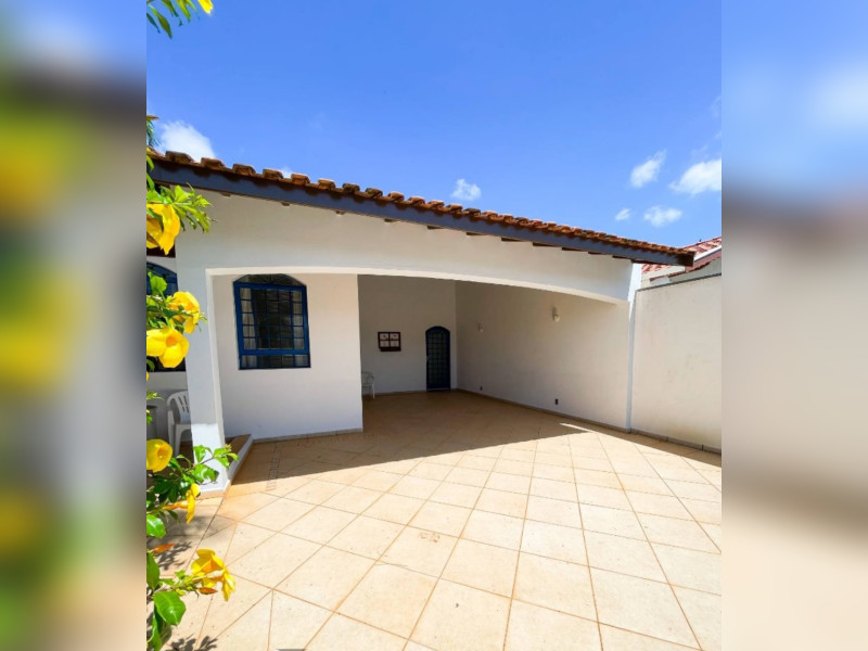 Casa à venda Parque Egisto Ragazzo com 294m² e 5 quartos por R$ 850.000 - 5d7b1d04-5e1d-419a-bd36-36c24e549e5d.jpeg