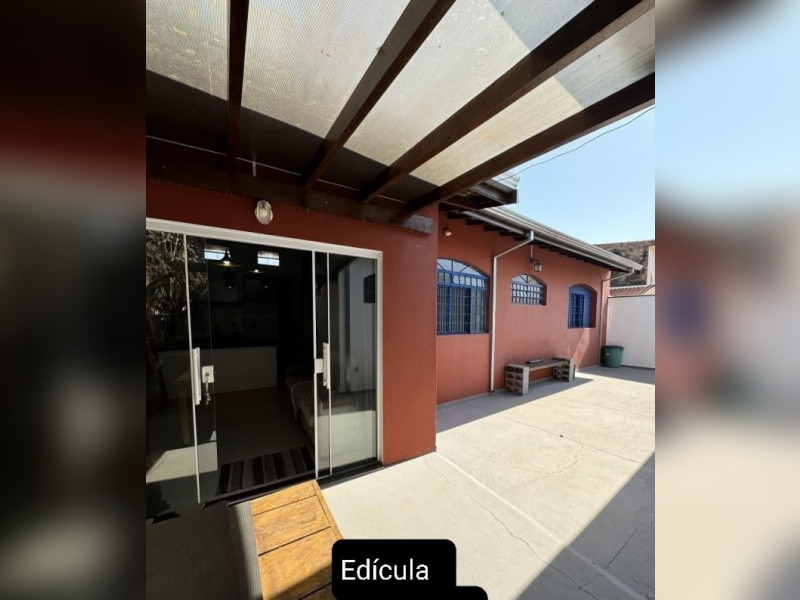 Casa à venda Parque Egisto Ragazzo com 294m² e 5 quartos por R$ 850.000 - 8a6de66a-ef29-4ed5-9639-f947beea5448.jpeg