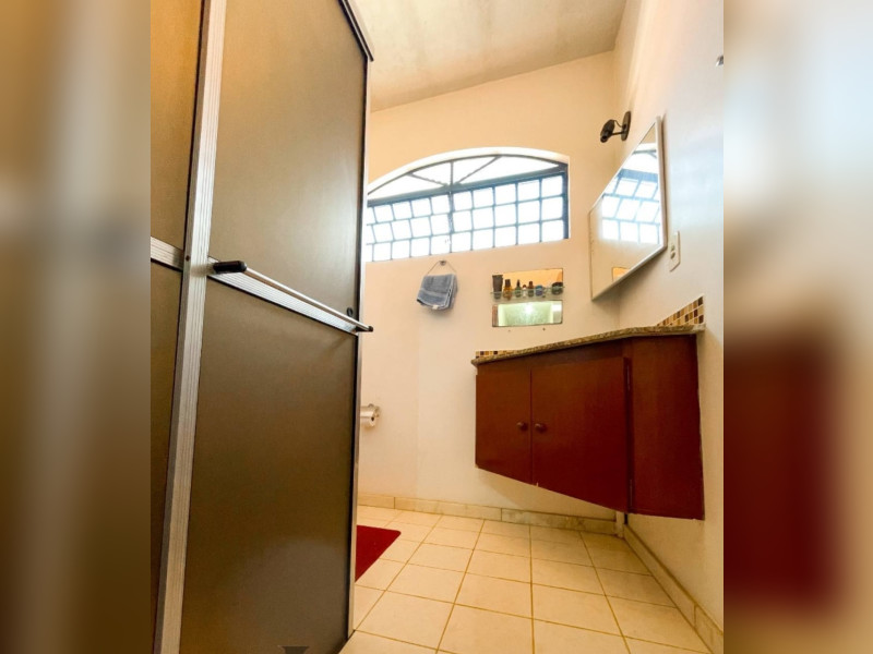 Casa à venda Parque Egisto Ragazzo com 294m² e 5 quartos por R$ 850.000 - 9416540e-d261-4578-816a-4588b5fc8a99.jpeg