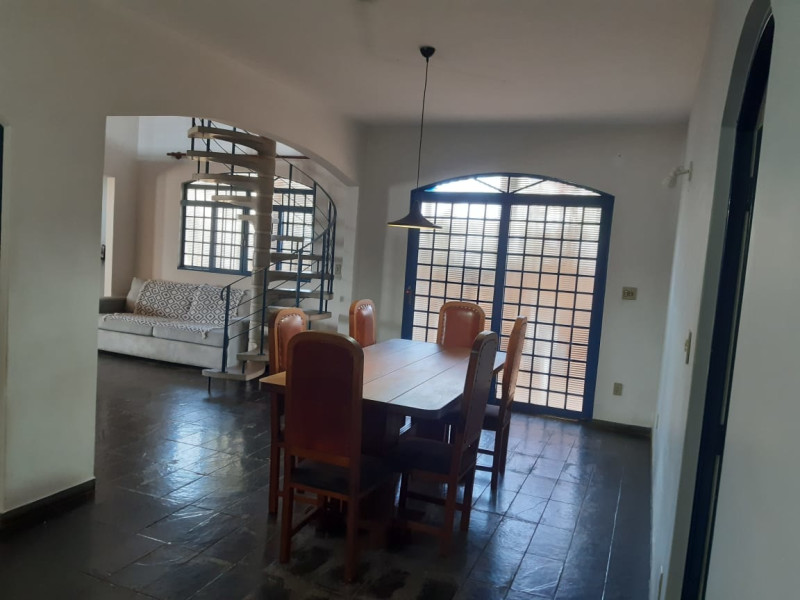 Casa à venda Parque Egisto Ragazzo com 294m² e 5 quartos por R$ 850.000 - e58e7f20-d9f4-4750-bac2-01ea2837bea5.jpeg