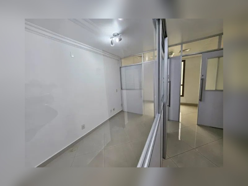 Comercial à venda Freguesia (Jacarepaguá) com 29m² e 1 quarto por R$ 130.000 - 5-espacos-principal-e-reuniao.jpg