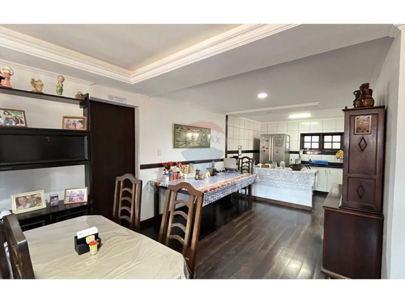 Casa à venda São Sebastião com 710m² e 7 quartos por R$ 1.750.000 - casa-indaia-sala-estar-jantar.jpg