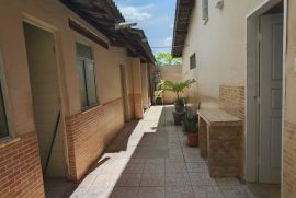 Casa à venda Jaua  com 300m² - 3 dormitórios -  vagas - R$ 750.000 - fundo-casa-2.jpg