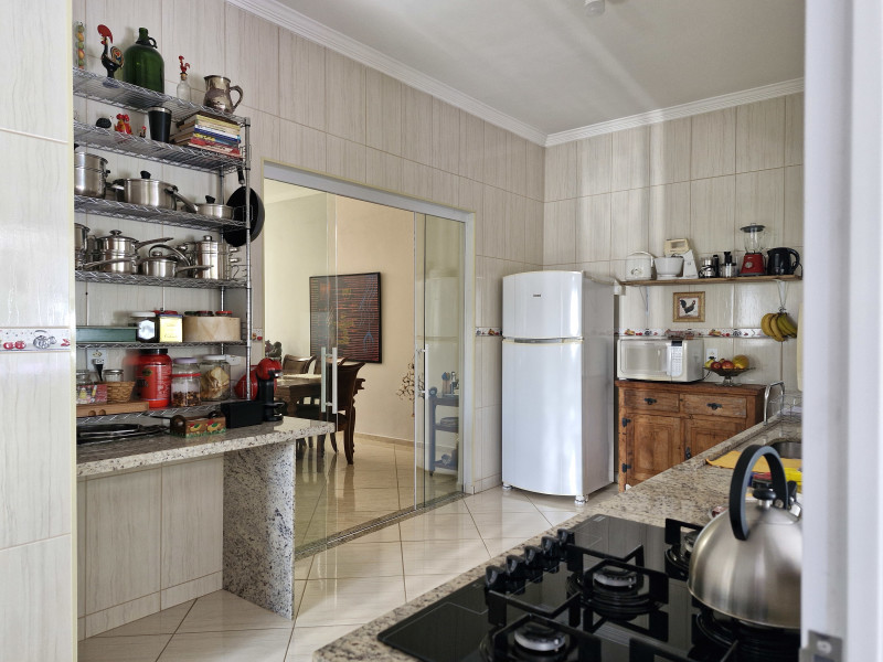 Casa à venda Centro com 250m² e 2 quartos por R$ 710.000 - 1000023473.jpg
