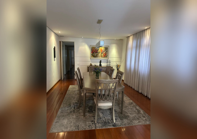imóvel com 181m²