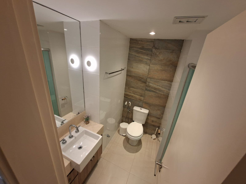 Apartamento para alugar Barra da Tijuca com 70m² e 2 quartos por R$ 6.000 - whatsapp-image-2026-03-06-at-142316.jpeg