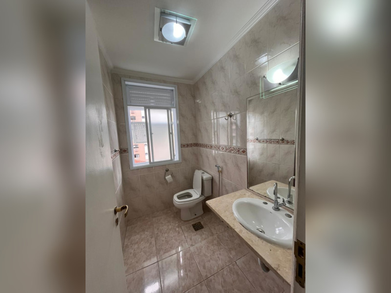 Apartamento à venda Gonzaga com 127m² e 3 quartos por R$ 980.000 - tf-2026-03-03-banh-social-2.jpeg