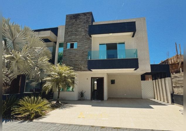 imóvel com 221m²
