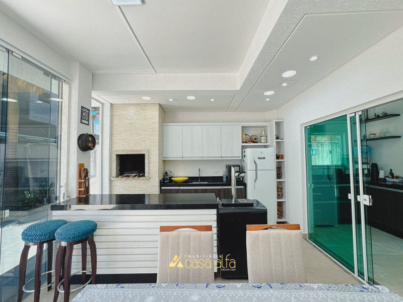 imóvel com 221m² - Centro - Matinhos