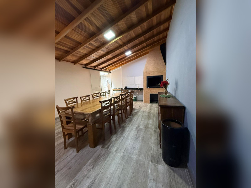 Casa à venda Centro com 157m² e 3 quartos por R$ 555.000 - 1000040487.jpg