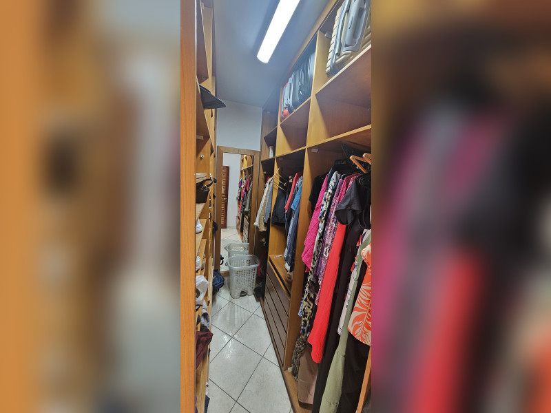 Casa à venda Jardim Pacaembu com 209m² e 3 quartos por R$ 990.000 - closet.jpg