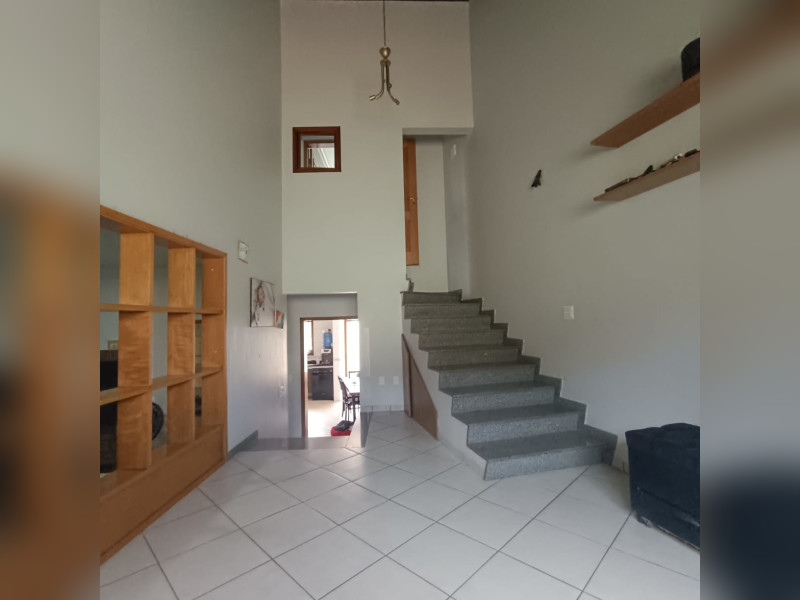 Casa à venda Jardim Pacaembu com 209m² e 3 quartos por R$ 990.000 - img-20260304-wa0054.jpg