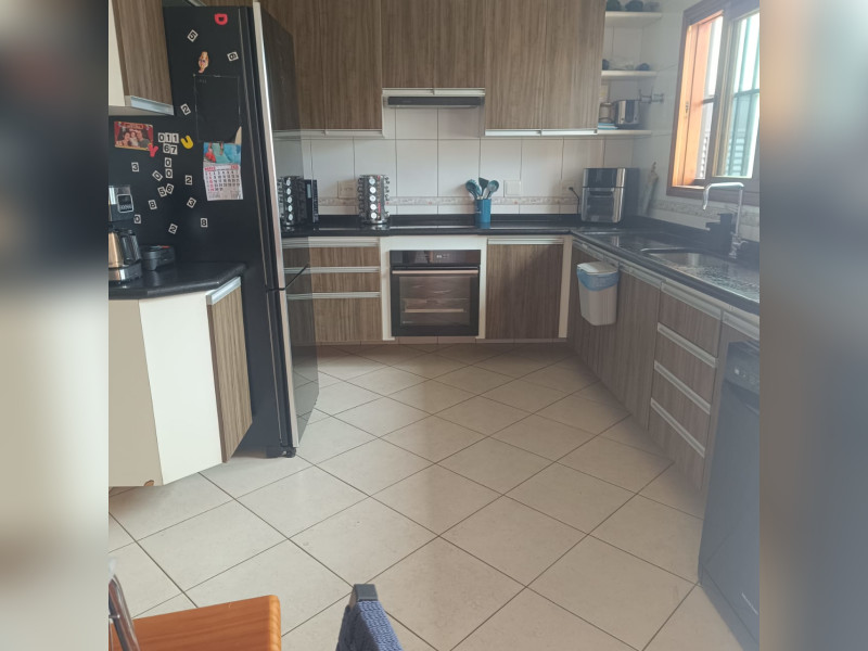 Casa à venda Jardim Pacaembu com 209m² e 3 quartos por R$ 990.000 - img-20260304-wa0059.jpg