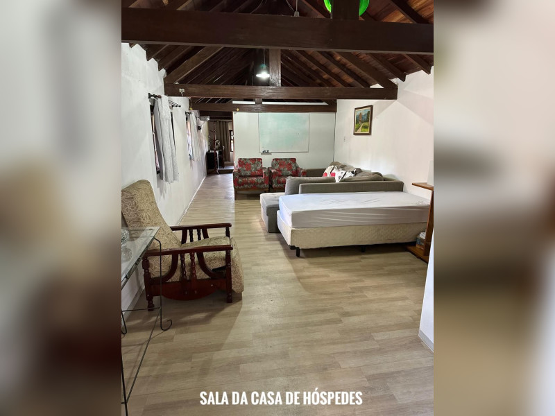 Casa de condomínio à venda São Fernando Residencia com 268m² e 7 quartos por R$ 1.250.000 - f15-sala-quarto-hospedes.jpeg