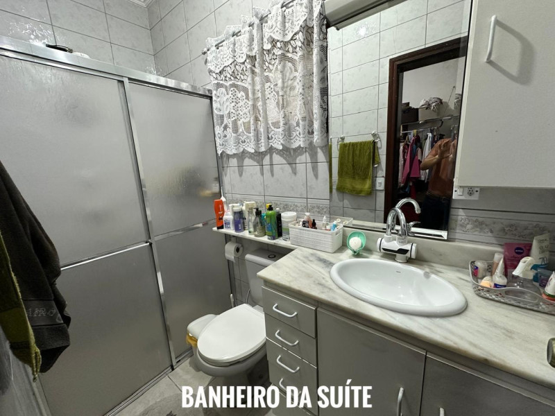 Casa de condomínio à venda São Fernando Residencia com 268m² e 7 quartos por R$ 1.250.000 - f8-baheiro-suite.jpeg