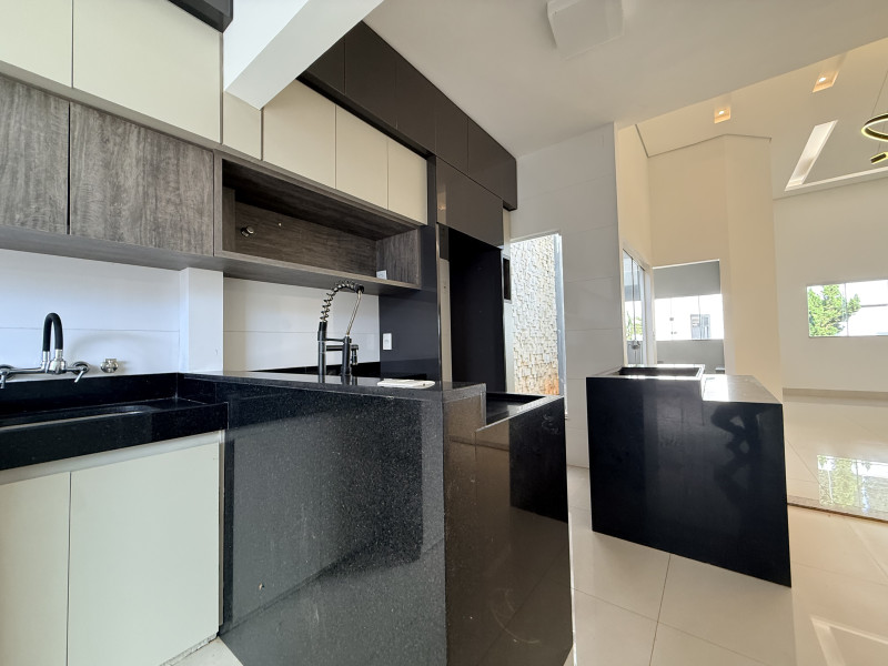 Casa à venda Novo Mundo com 170m² e 4 quartos por R$ 820.000 - img-9100.jpeg