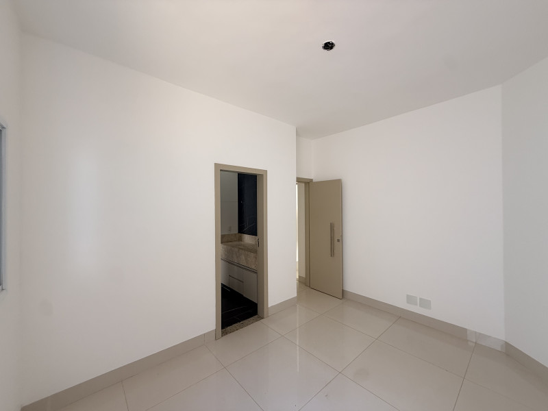 Casa à venda Novo Mundo com 170m² e 4 quartos por R$ 820.000 - img-9116.jpeg