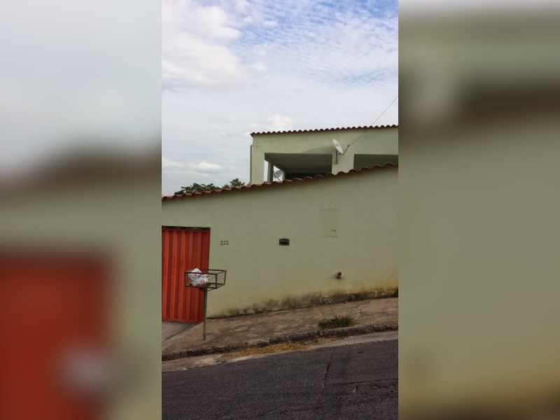 Casa de condomínio à venda Jardim das Alterosas - 2ª Seção com 240m² e 5 quartos por R$ 700.000 - 1000628659.jpg