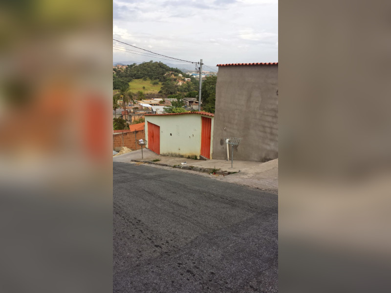 Casa de condomínio à venda Jardim das Alterosas - 2ª Seção com 240m² e 5 quartos por R$ 700.000 - 1000628663.jpg