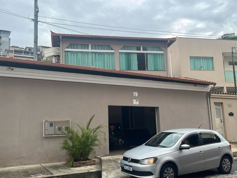 Casa à venda Centro com 190m² e 3 quartos por R$ 870.000 - casa-barreiro-2-fachada.jpeg