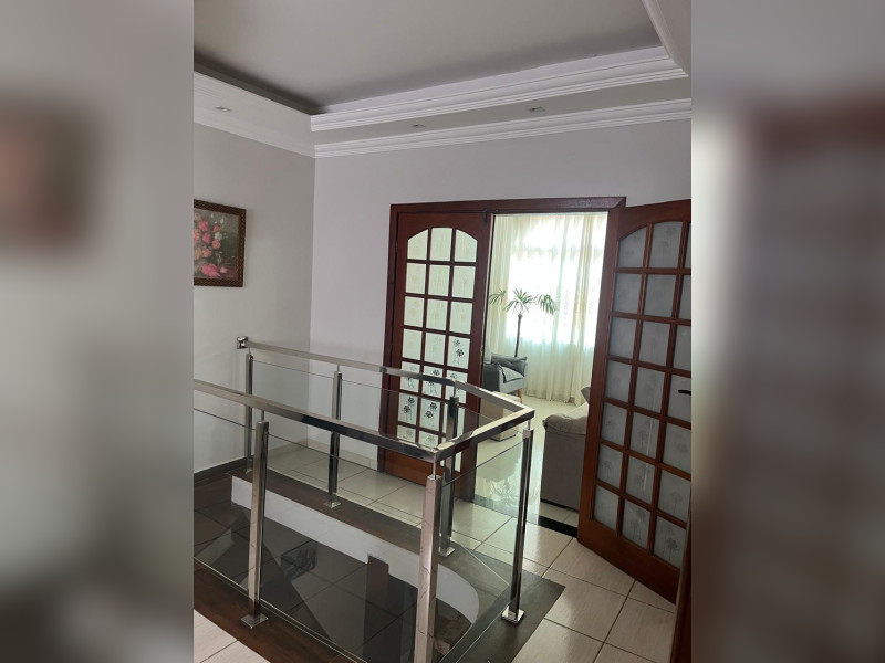Casa à venda Centro com 190m² e 3 quartos por R$ 870.000 - foto-corrimao-escada-em-inox.jpeg