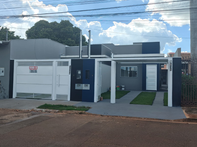 Casa à venda Jardim Itália com 68m² e 2 quartos por R$ 300.000 - 1-fachada-das-duas-casas-como-portao-aberto-da-casa-do-lado-esquerdo.jpg