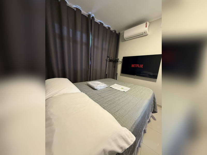 Studio para alugar Vila Bertioga com 18m² e 1 quarto por R$ 2.200 - cama-ar-condicionado-e-tv.jpg