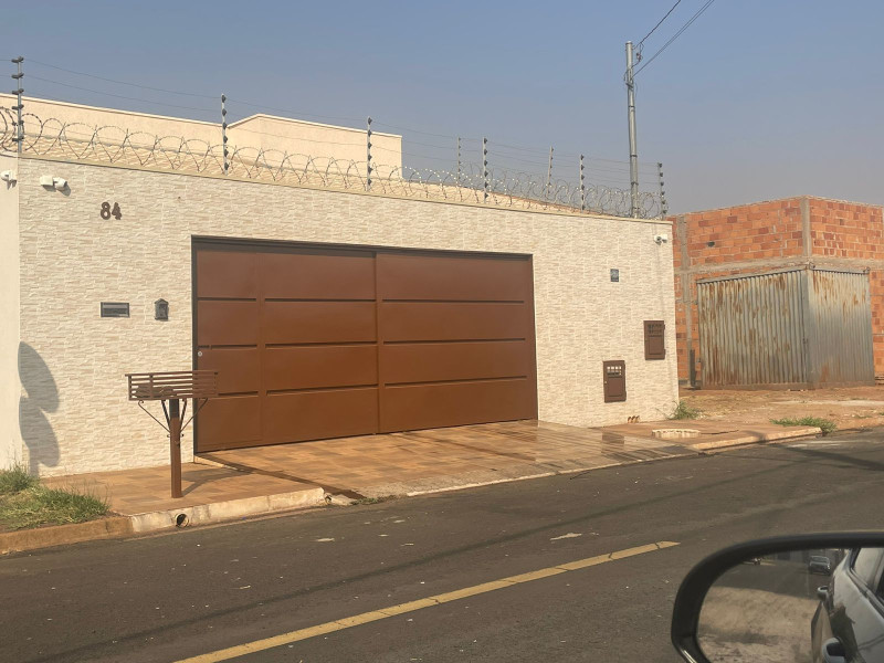 Casa à venda Parque das Laranjeiras II com 220m² e 3 quartos por R$ 650.000 - foto-02.jpeg