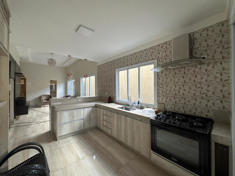 Casa à venda Parque das Laranjeiras II com 220m² e 3 quartos por R$ 650.000 - foto-04.jpeg