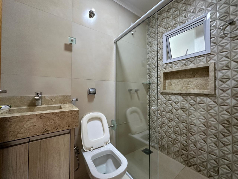 Casa à venda Parque das Laranjeiras II com 220m² e 3 quartos por R$ 650.000 - foto-05.jpeg