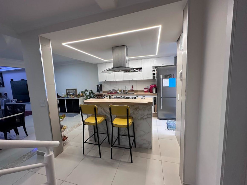 Casa à venda Jardim Morumbi com 160m² e 3 quartos por R$ 850.000 - whatsapp-image-2026-04-22-at-120002-1.jpeg