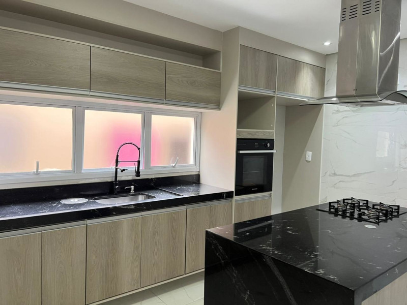 Casa à venda Guilhermina com 125m² e 3 quartos por R$ 790.000 - whatsapp-image-2026-03-27-at-121435-11.jpeg